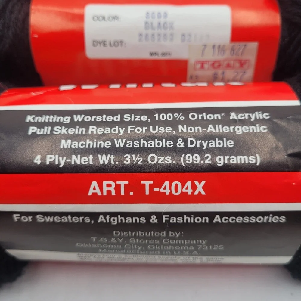 New Assorted Wintuk Sayelle Yarn Lot Acrylic - Black And Eggshell‎ 7 Skeins